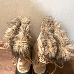 Sorel Joan of Artic boots! Size 9